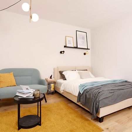 Brand New Lovely Studio Near Metro Station Bucharest Luaran gambar