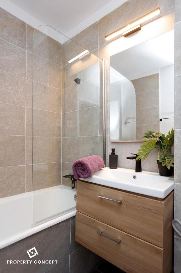 Brand New Lovely Studio Near Metro Station Bucharest Luaran gambar
