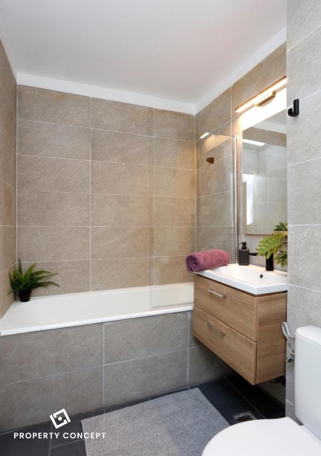 Brand New Lovely Studio Near Metro Station Bucharest Luaran gambar